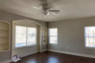 920 Hancock St, Gainesville, TX 76240 - Photo 2