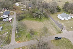 711 E Pine St, Winnsboro, TX 75494 - Photo 1