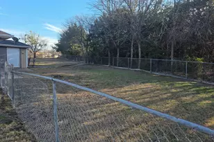 1745 Dynasty Cir, Glenn Heights, TX 75154 - Photo 16