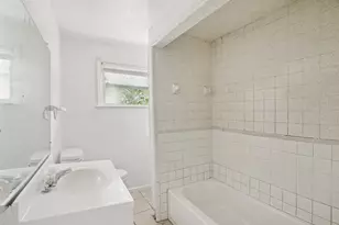 302 S Wood St, Cleburne, TX 76033 - Photo 20