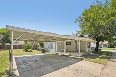 302 S Wood Street, Cleburne, TX 76033 - Photo 34