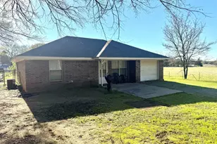 205 Co Rd 1135, Ravenna, TX 75476 - Photo 1