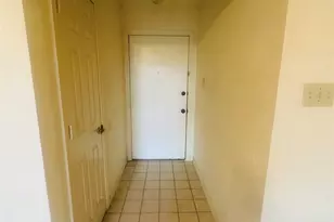 2621 Ozark Dr, Grand Prairie, TX 75052 - Photo 4