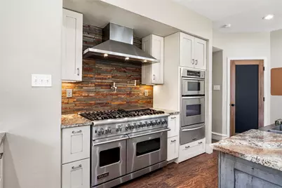 1901 N Port Court, Grapevine, TX 76051 - Photo 16