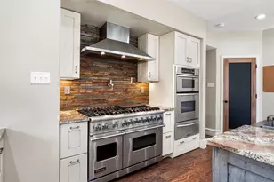 1901 N Port Ct, Grapevine, TX 76051 - Photo 16