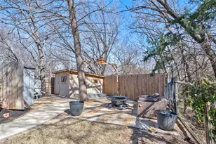 1901 N Port Ct, Grapevine, TX 76051 - Photo 8