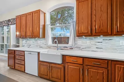 2400 Crest Park Drive, Arlington, TX 76006 - Photo 12