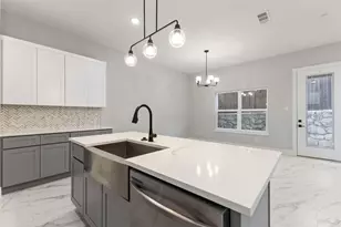 2378 Usman Dr, Irving, TX 75062 - Photo 10