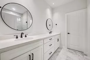 2716 E 12th St, Fort Worth, TX 76111 - Photo 16