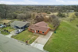 6008 Grayson St, Fort Worth, TX 76119 - Photo 4