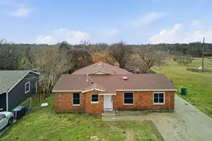 6008 Grayson St, Fort Worth, TX 76119 - Photo 2