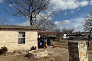 819 Paddock St, Stephenville, TX 76401 - Photo 2