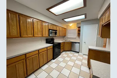 6109 Kingswood Drive, Arlington, TX 76001 - Photo 4