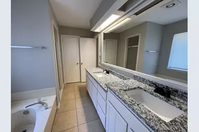 6109 Kingswood Drive, Arlington, TX 76001 - Photo 6