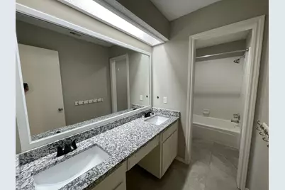 6109 Kingswood Drive, Arlington, TX 76001 - Photo 8