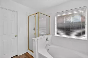 8417 Romanway Dr, Dallas, TX 75249 - Photo 30