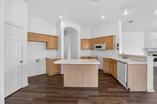 8417 Romanway Dr, Dallas, TX 75249 - Photo 22