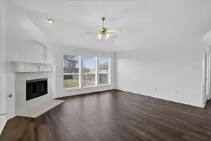 8417 Romanway Dr, Dallas, TX 75249 - Photo 14