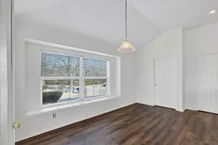 8417 Romanway Dr, Dallas, TX 75249 - Photo 18