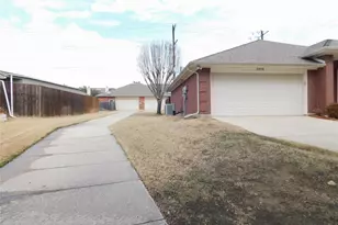 3919 Canton Ct, Denton, TX 76208 - Photo 4