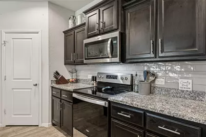 9328 Hill Topper Trail, Fort Worth, TX 76131 - Photo 10