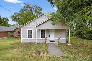 1008 Van Winkle St, Weatherford, TX 76086 - Photo 2