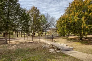 208 Lovers Path Dr, Springtown, TX 76082 - Photo 4