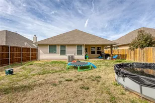 208 Lovers Path Dr, Springtown, TX 76082 - Photo 28