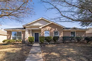 152 Rolling Hills Pl, Lancaster, TX 75146 - Photo 2