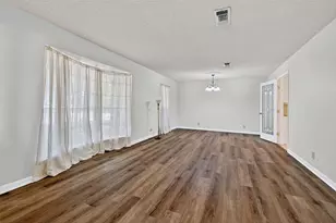 225 W Texas St, Sherman, TX 75092 - Photo 4