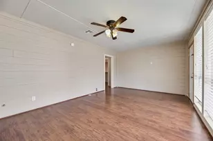 928 W Willow St, Sanger, TX 76266 - Photo 10