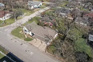 928 W Willow St, Sanger, TX 76266 - Photo 22