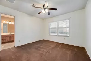 928 W Willow St, Sanger, TX 76266 - Photo 14