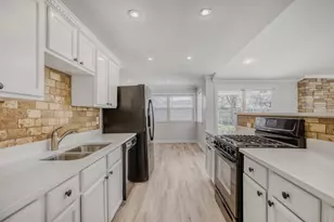 11719 Coral Hills Dr, Dallas, TX 75229 - Photo 10