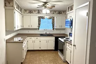 212 College St, Roxton, TX 75477 - Photo 6