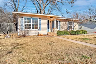 316 W Rucker St, Granbury, TX 76048 - Photo 1