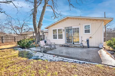 316 W Rucker Street, Granbury, TX 76048 - Photo 20