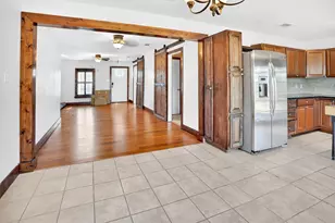 316 W Rucker St, Granbury, TX 76048 - Photo 16