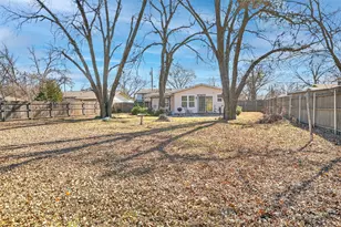 316 W Rucker St, Granbury, TX 76048 - Photo 18