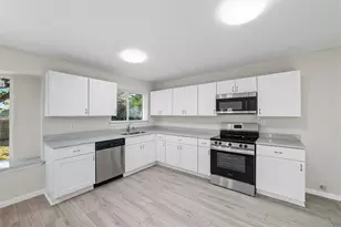 2742 E Pepperidge Dr, Lancaster, TX 75134 - Photo 14