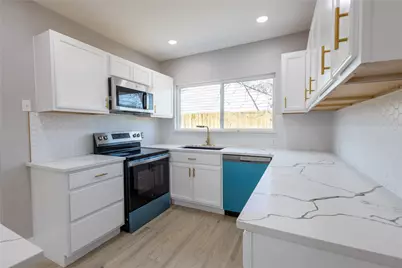 606 SE 10th Street, Grand Prairie, TX 75051 - Photo 10