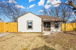 606 SE 10th St, Grand Prairie, TX 75051 - Photo 1