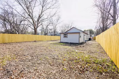 606 SE 10th Street, Grand Prairie, TX 75051 - Photo 18