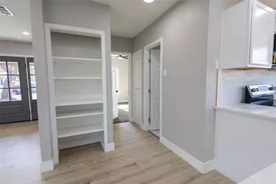 606 SE 10th Street, Grand Prairie, TX 75051 - Photo 4