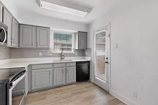 5300 Keller Springs Rd, Dallas, TX 75248 - Photo 10