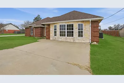3917 Country Meadows Circle, Granbury, TX 76049 - Photo 26