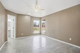 3917 Country Meadows Cir, Granbury, TX 76049 - Photo 16