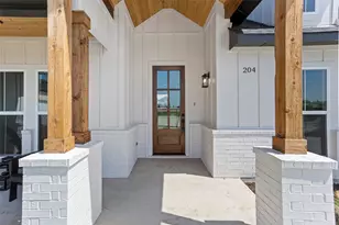 204 Cliff Ct, Godley, TX 76044 - Photo 2