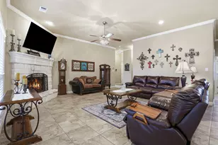 306 Donna Cir, Granbury, TX 76049 - Photo 10