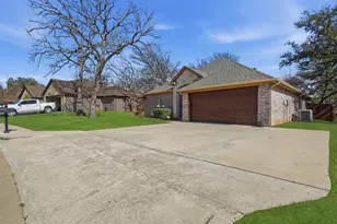 306 Donna Cir, Granbury, TX 76049 - Photo 36